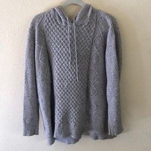 AMERICAN EAGLE PULL OVER HOODED SWEATER